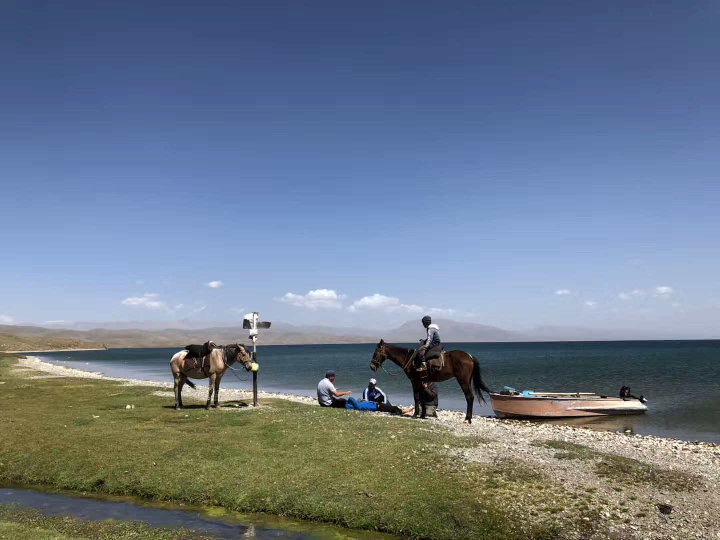 少年骑马去越野,自驾15天横穿小国家,硬核车手爸爸还输了