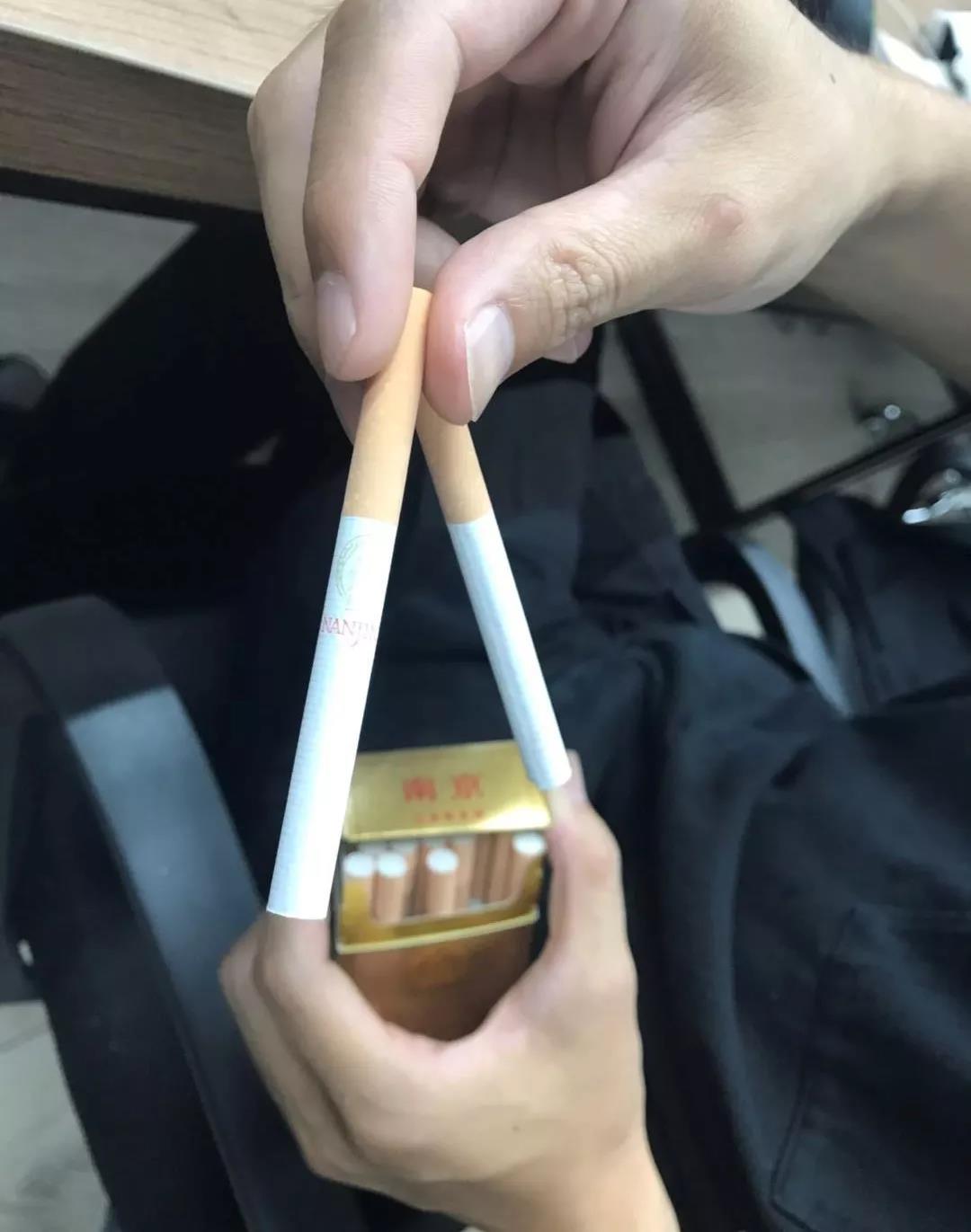 点烟的礼仪视频教程大全,点烟礼仪的正确方法