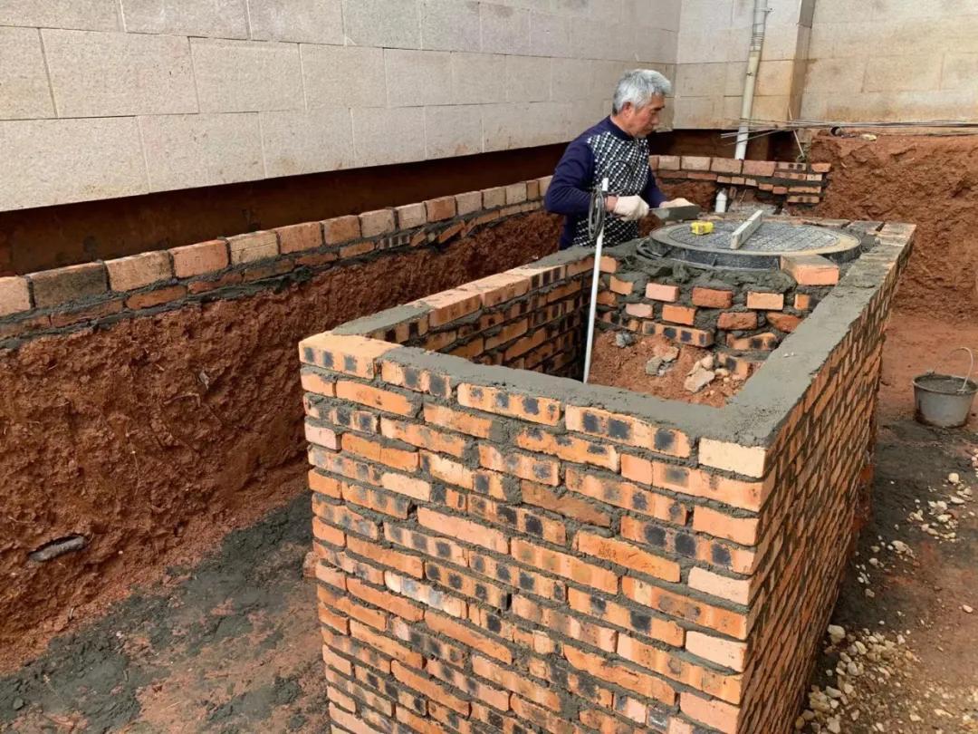 3-5吨锦鲤池建造,锦鲤池生态鱼池建造图