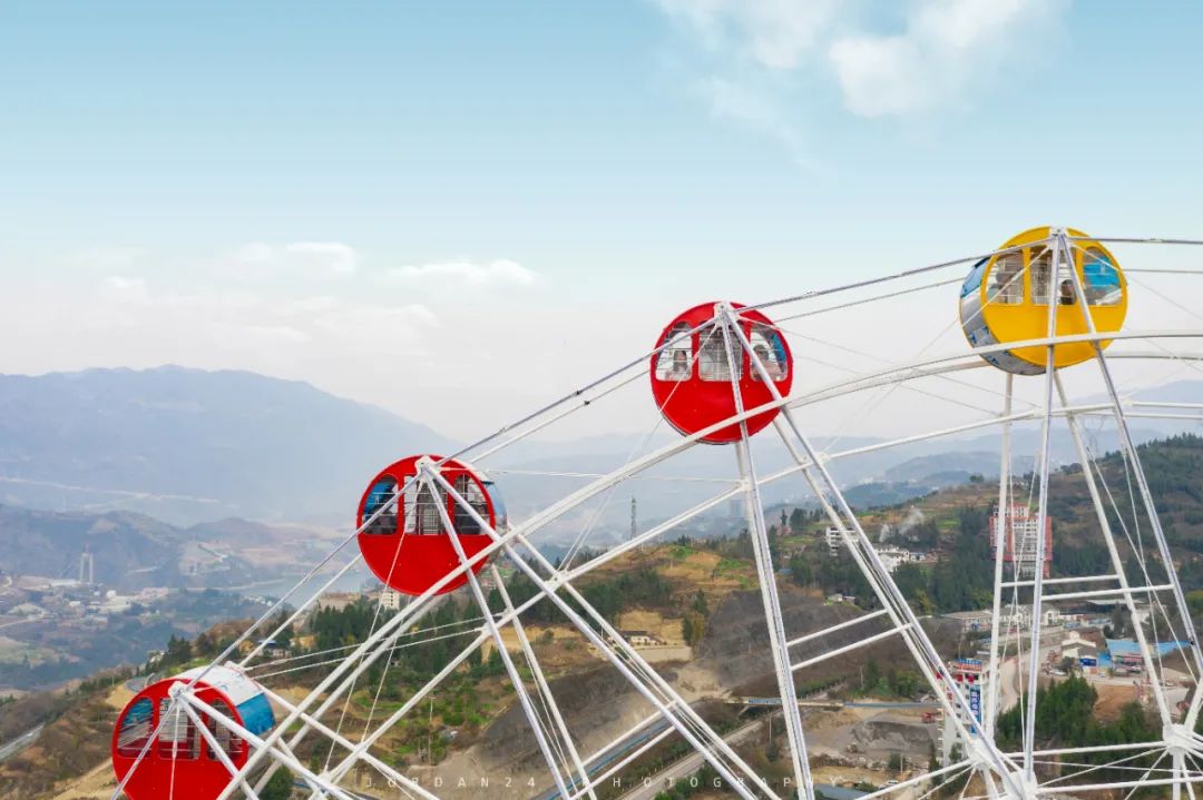 春节假期好去处，打卡巫山“悬崖”上的游乐场「图文、视频」