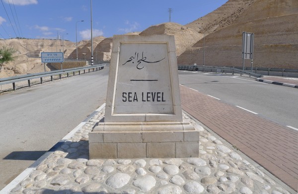 以色列死海全景图,以色列死海旅游攻略