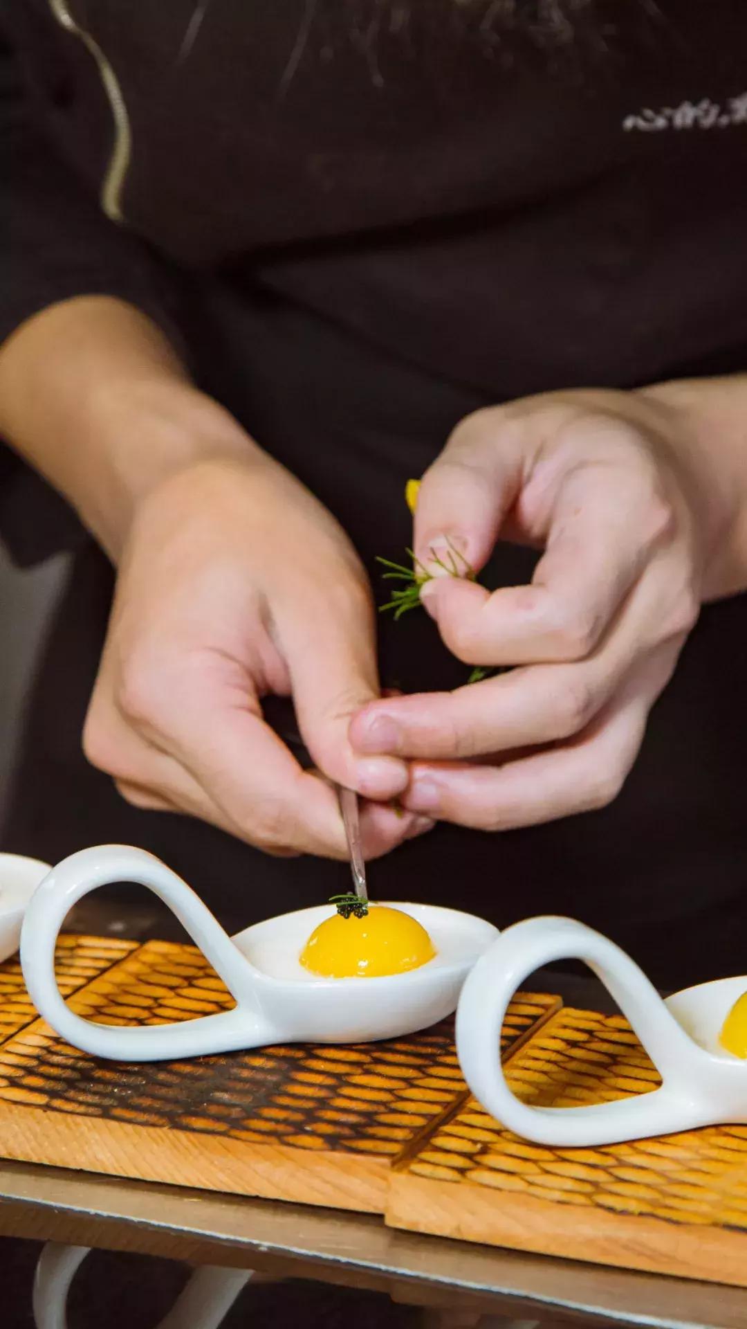 西餐界的“Chanel”!异国风味,带你见识超敢玩的食物实验所