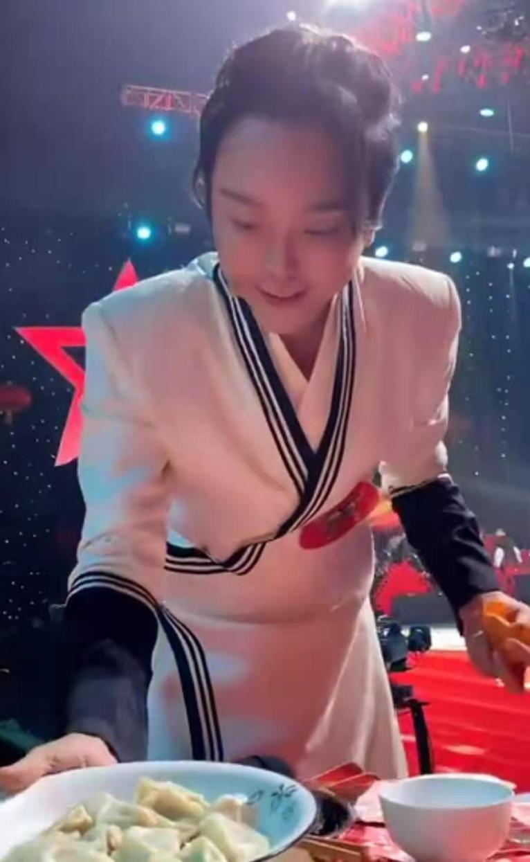 李玉刚变模样,李玉刚变年轻了