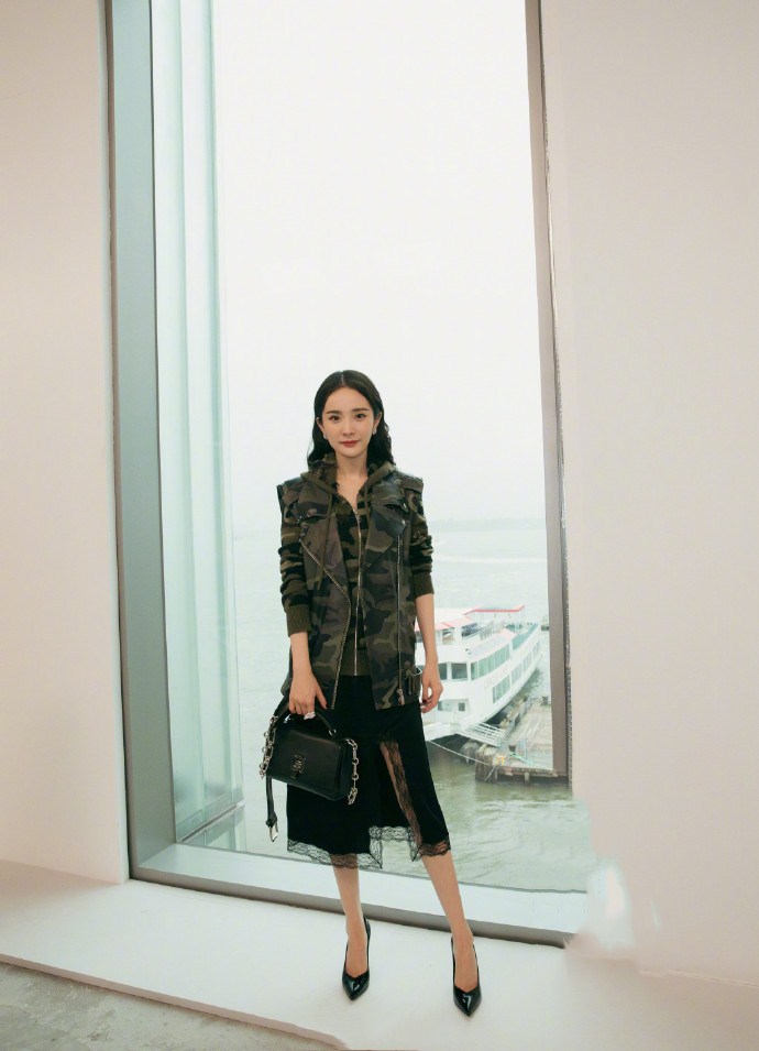 帅妹妹红色系穿搭,帅气妹妹搭配