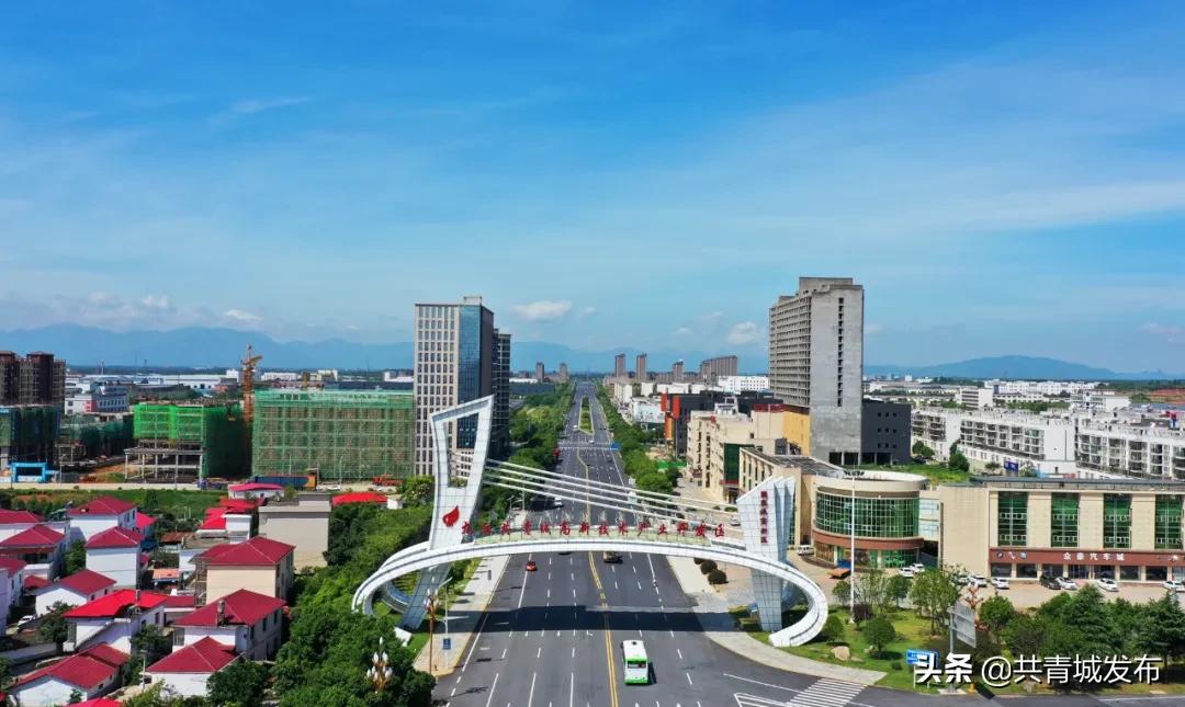 有一种蓝叫火焰蓝朗诵,有一种蓝叫海蓝