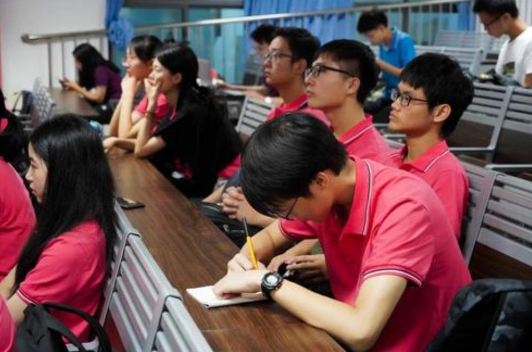 哈工大计算机和华科计算机专业,哈工大计算机专业就业方向和前景