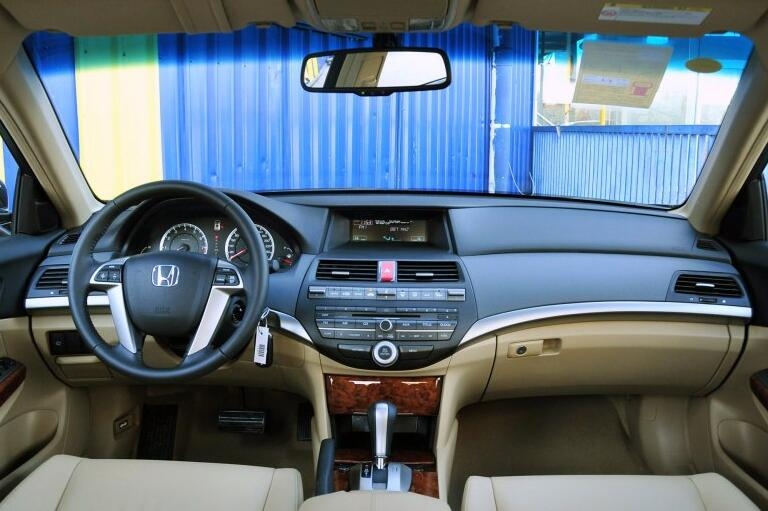 8万公里的本田雅阁价格,省油的家用车本田