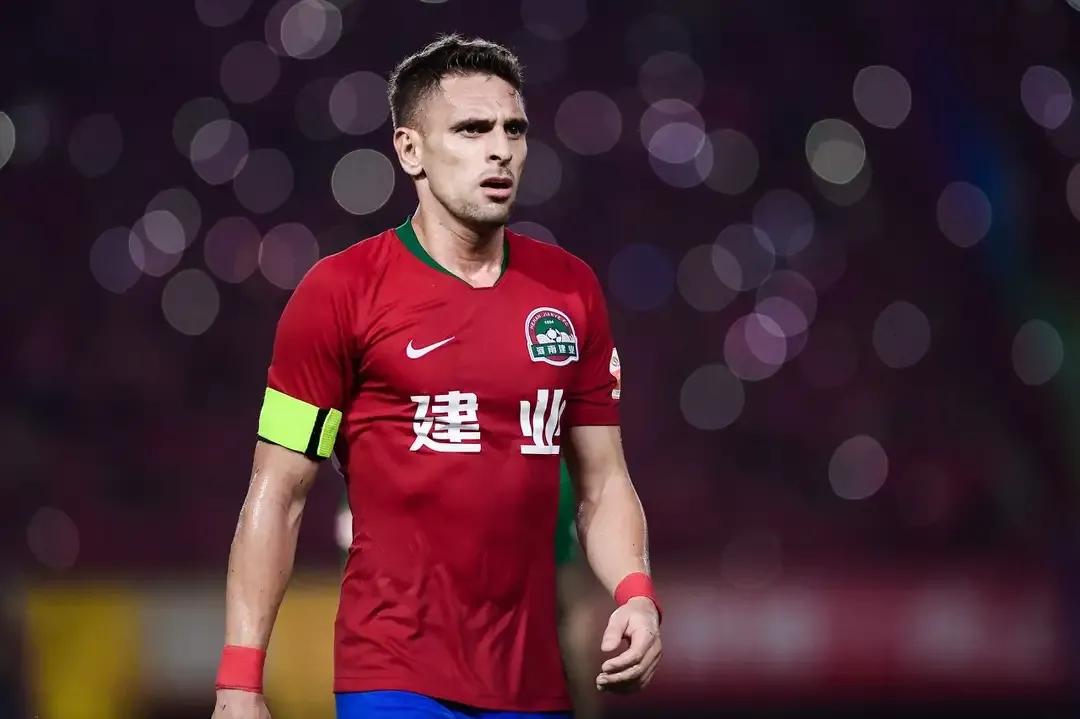 河南建业足球引援最新消息,河南建业2019年引援王上源