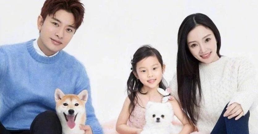 杨幂vs李小璐,杨幂和李小璐的照片对比