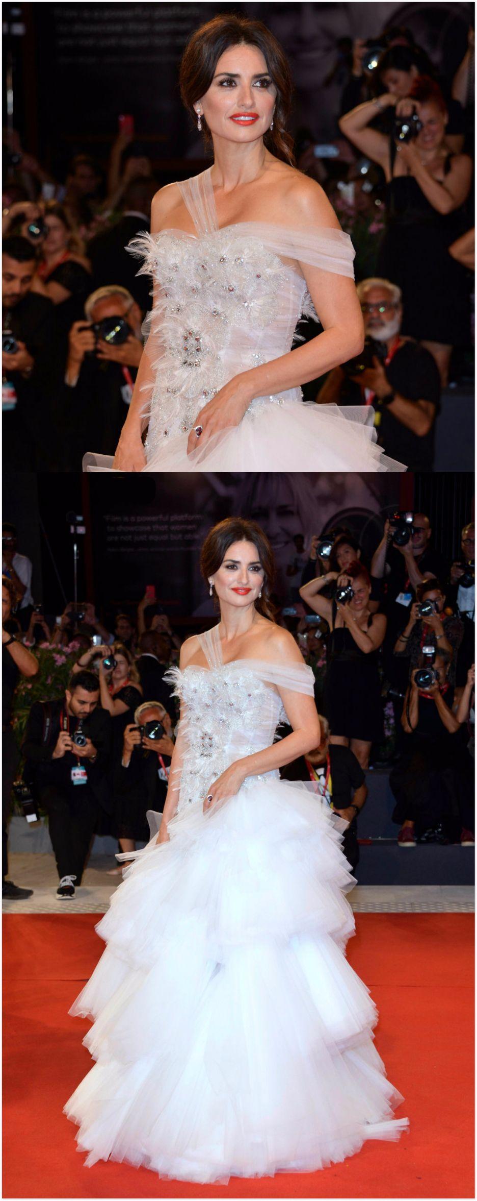 被称“西班牙野玫瑰”，她曾介入阿汤哥婚姻，45岁穿礼服太勾人魂