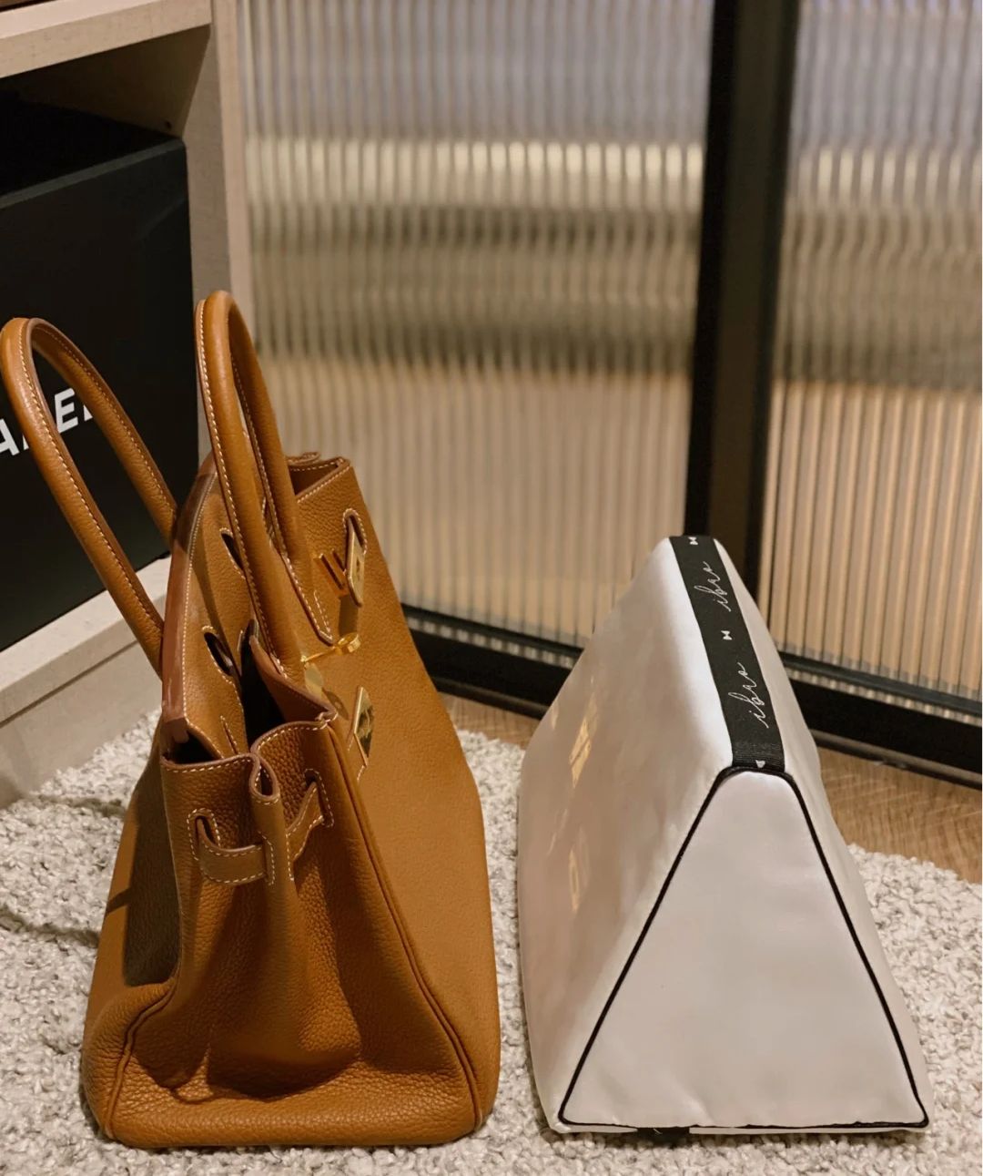 包包上的压痕怎么复原,绒面包包压痕怎么修复