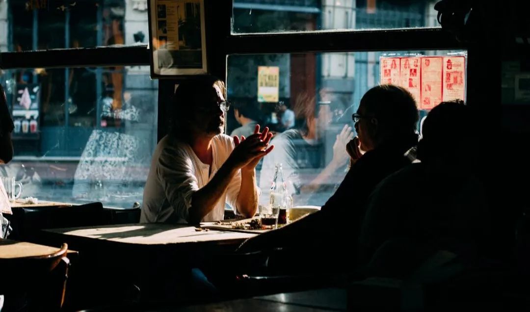 心情不好时为什么想抽烟,心情不好就想喝酒