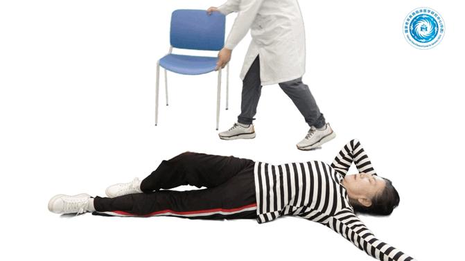 老年人跌倒了还能扶吗,老年人跌倒应该怎么扶起来