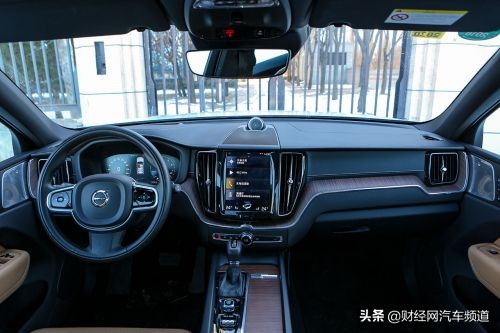 沃尔沃xc602022款t8试驾视频,加长沃尔沃xc602022款t8试驾
