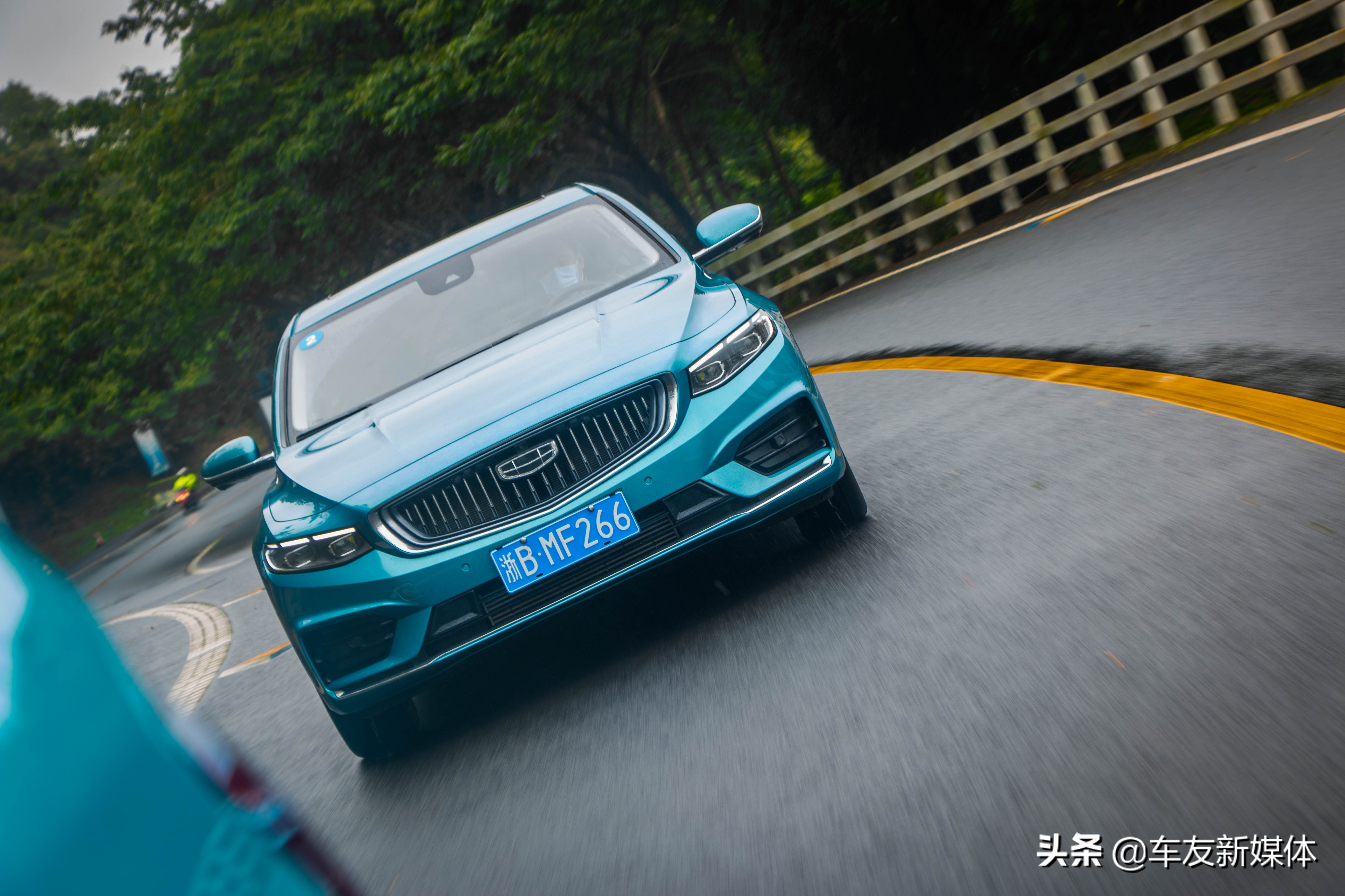 吉利星瑞时空皓月试驾第一视角,颜值才华全都要深度试驾吉利星锐