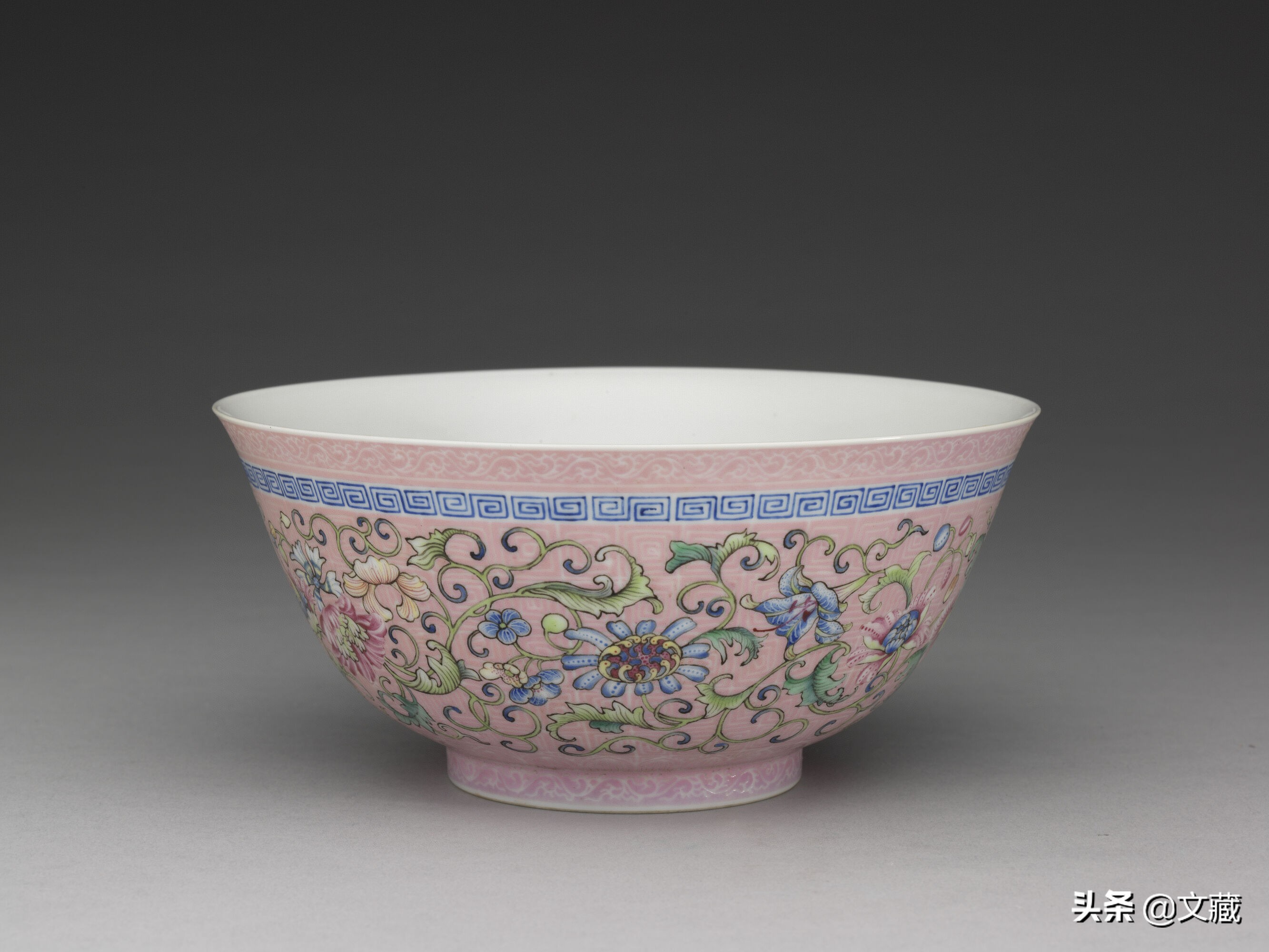 清代乾隆年粉彩花鸟诗文六角瓶,清代乾隆官窑粉彩双耳大罐