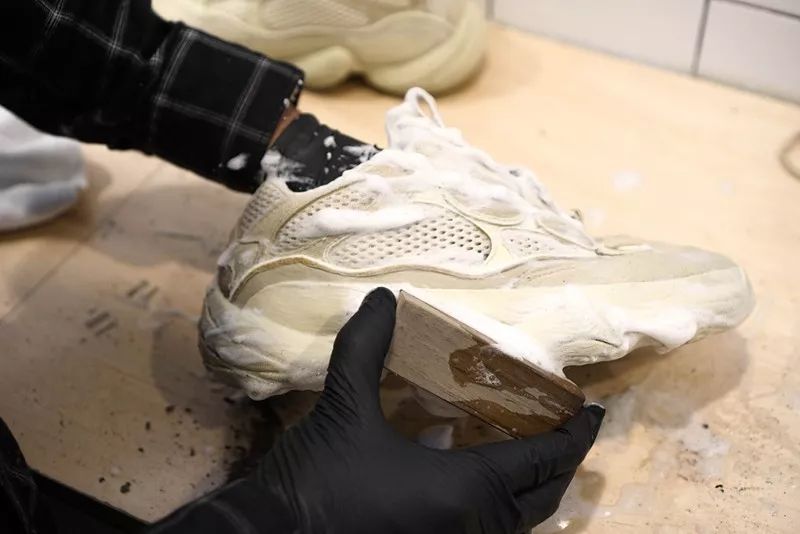 球鞋脏了怎么处理,球鞋表面脏了怎么清理