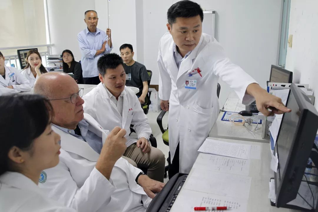 2018海外专家巡讲会走进徐州顶尖专家“把脉”肺癌精准治疗