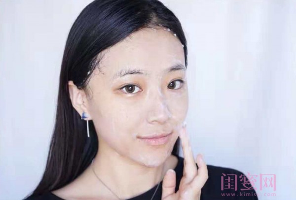 皮肤又干又黄又有斑,脸部肌肤泡泡浴