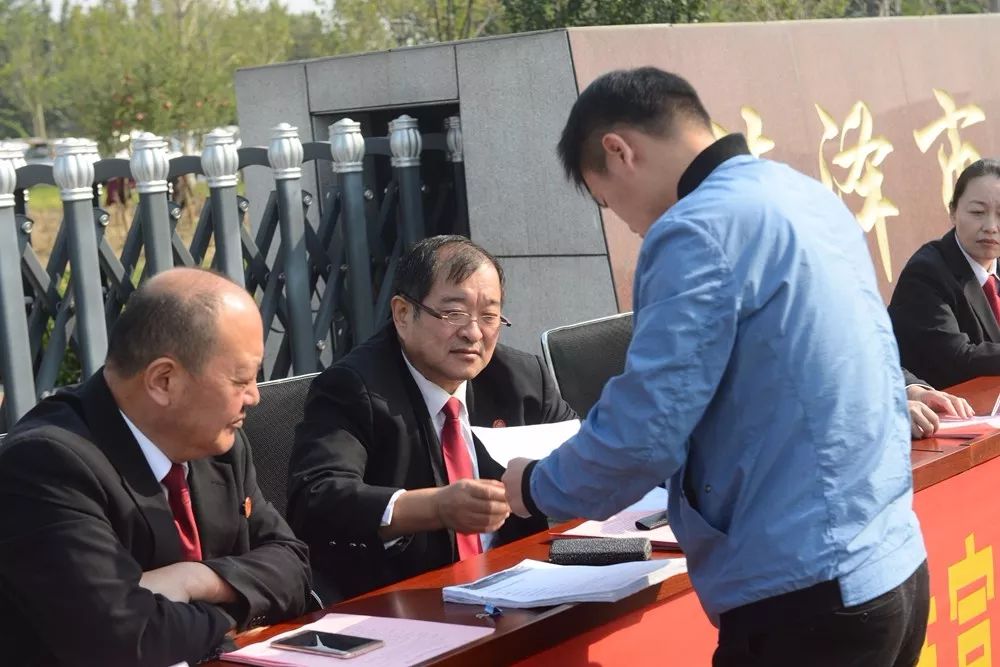 执行宣传进社区助力破解执行难,法院开展执行攻坚服务