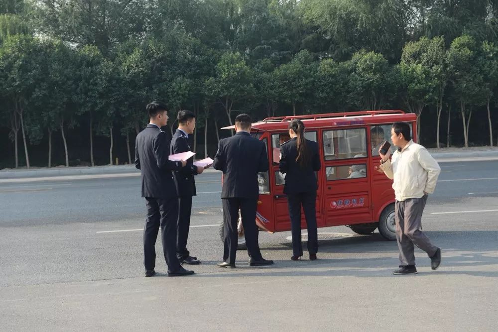 执行宣传进社区助力破解执行难,法院开展执行攻坚服务