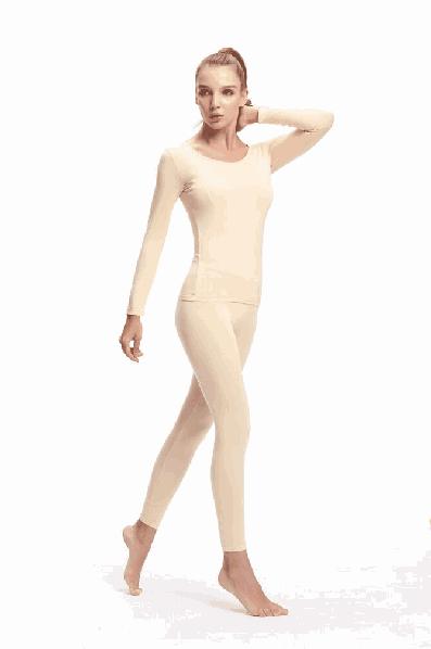 有北极熊绒毛的衣服吗,有了羽绒服不会冷了