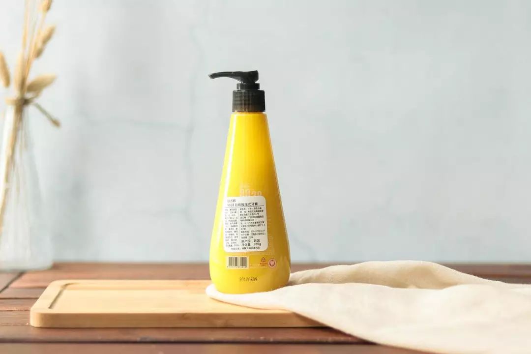 一刷就白的网红牙膏是真的假的,自从换了牙就牙黄