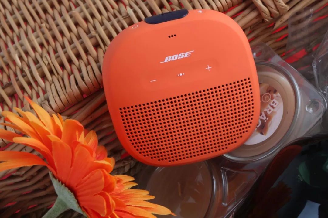 握在手上的小音箱,bosesoundlinkmini2和冲击波5