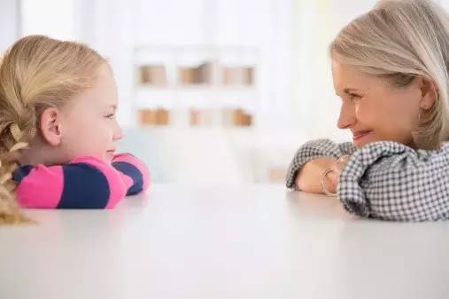 孩子的3个叛逆期家长该如何应对 (如何正确对待孩子三次叛逆期)