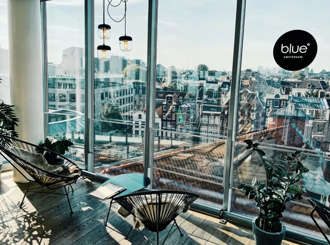 阿姆全玻璃空中咖啡厅！在这里拍到的美照，让我足足开心了一个月