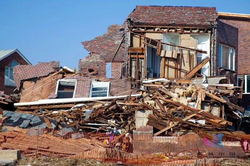 人体的尿液是怎么产生的,喝大量水后多久形成尿