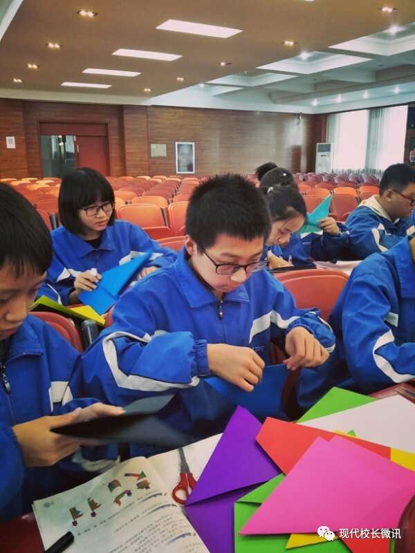 「直通校园」传神的数学灵动的美——记太原市三十二中初中数学社团“七巧板”制作大比拼