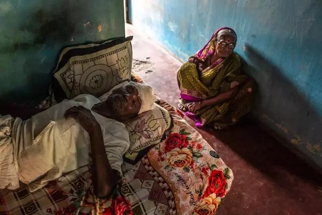 致死十余人!悍虎食人成患民兵无奈使出绝招:CK男士香水