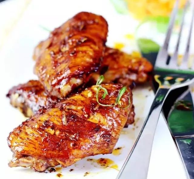 三款令人胃口大开的美味烤鸡翅,烤鸡翅鸡腿配方