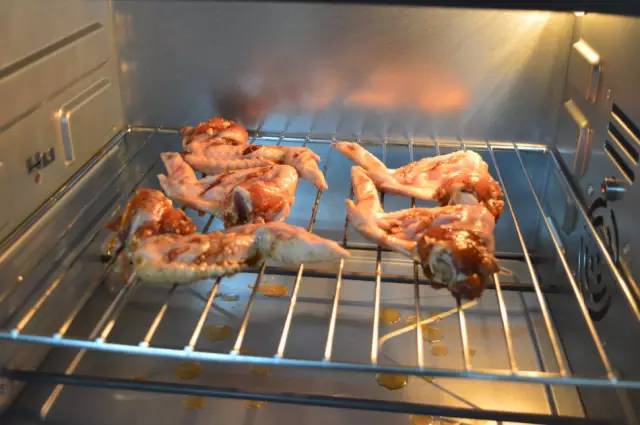 三款令人胃口大开的美味烤鸡翅,烤鸡翅鸡腿配方