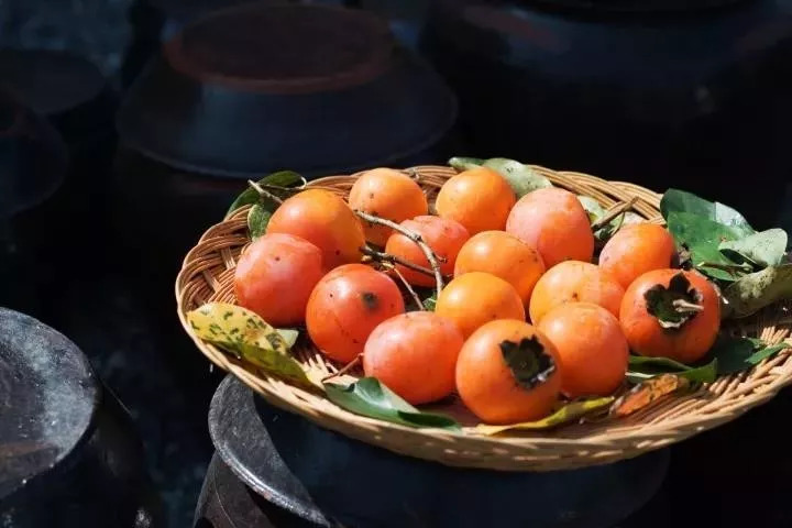刚刚好！陇南的柿子红了，“柿”不可挡~