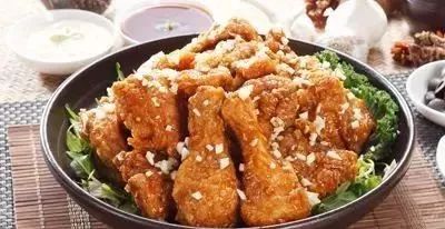 小孩被喂得胃破裂,宝宝吃撑了死亡急救