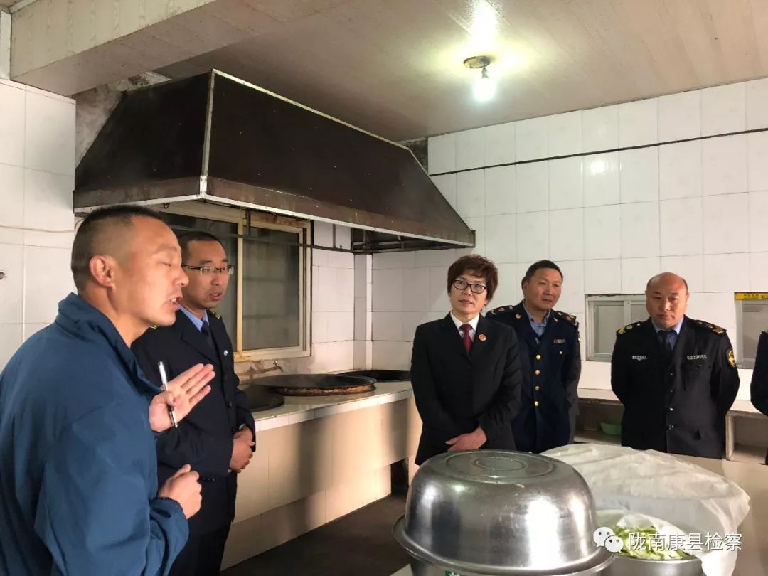 康县人民检察院开展食品安全进校园联合整治暨公益诉讼宣传活动