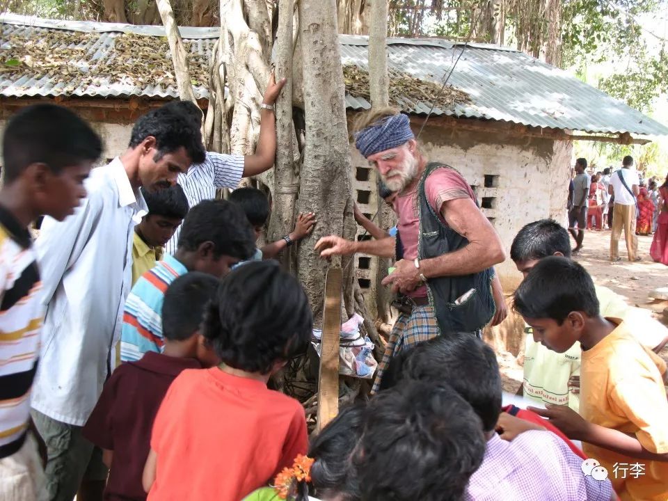 行李︱Johnny：年近80的老嬉皮，在印度的森林里生活了47年