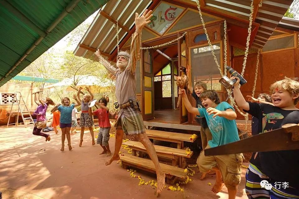 行李︱Johnny：年近80的老嬉皮，在印度的森林里生活了47年