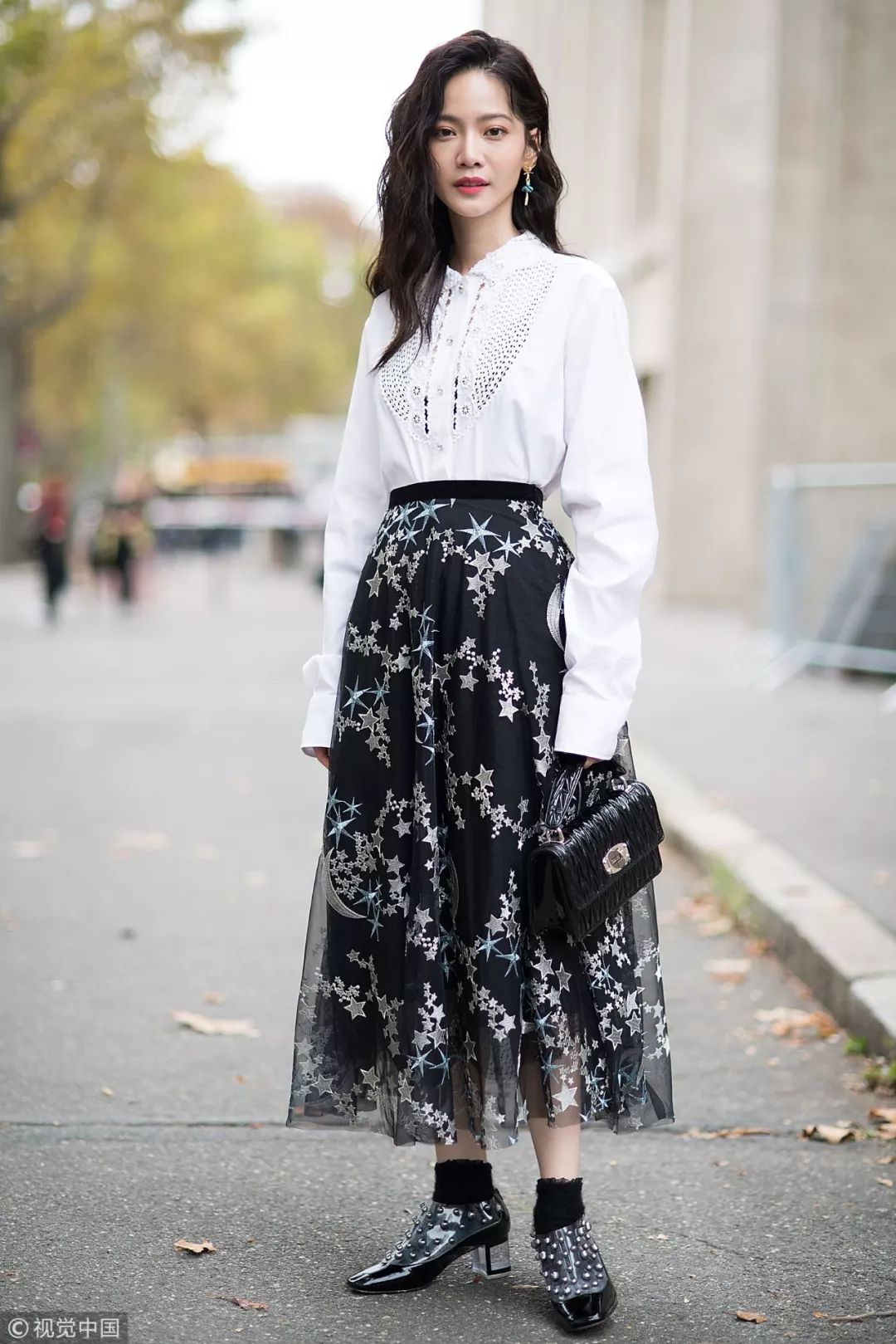 法式风情法国女人,法国女人穿搭法式