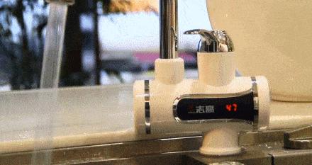 你还用这种水刷碗洗脸？也太可怜了