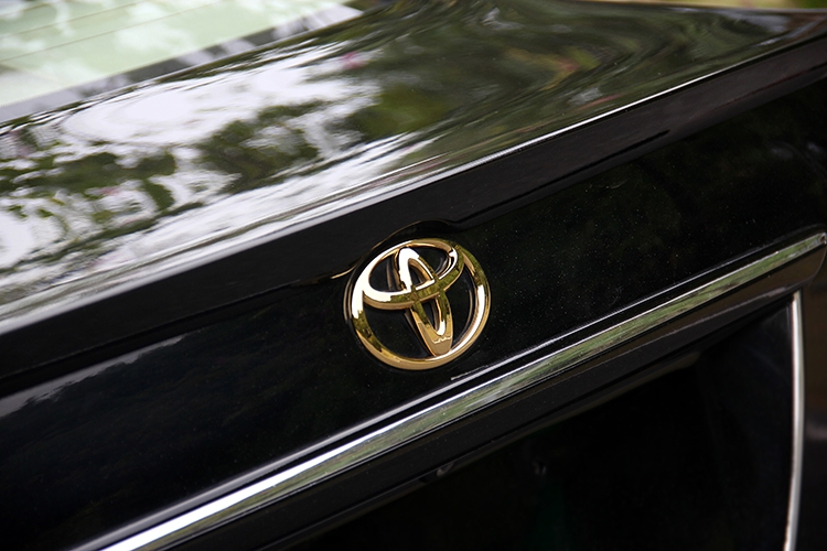 纯进口皇冠3.5四驱自吸丰田全能王,丰田皇冠新款suv20t四驱中配报价