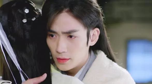 演员朱一龙不忘初心砥砺前行,朱一龙对演员职业始终保持敬畏