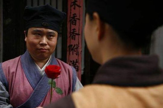 我一听天津人说话就想笑，介四为嘛？