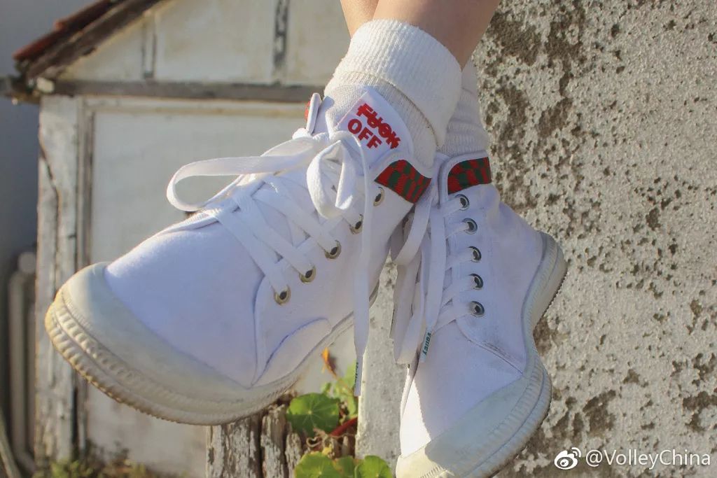 王菲同款鞋子300元,明星同款舒适耐穿小白鞋