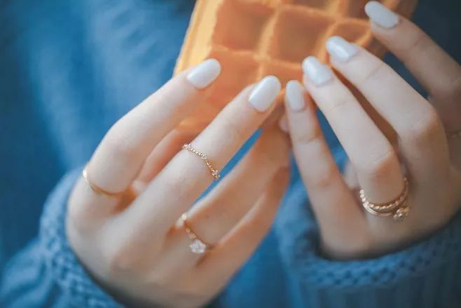 粗糙又脱皮的手适合什么手霜,润手霜改善粗糙细纹