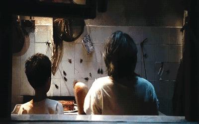 什么武器才能消灭蟑螂,制造消灭蟑螂的大型武器