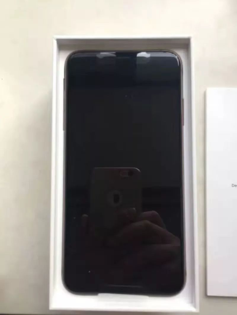 全新苹果手机冲一下水有没有事情,用水冲了苹果手机