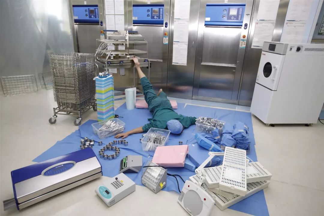 医护们的“扑街”大戏，这波炫富给满赞~